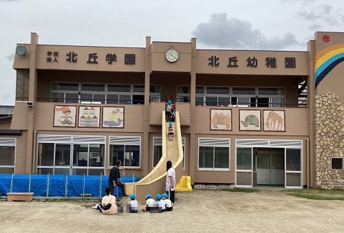 ＠2025.5.9　年長さんが非常滑り台の練習をしました！
